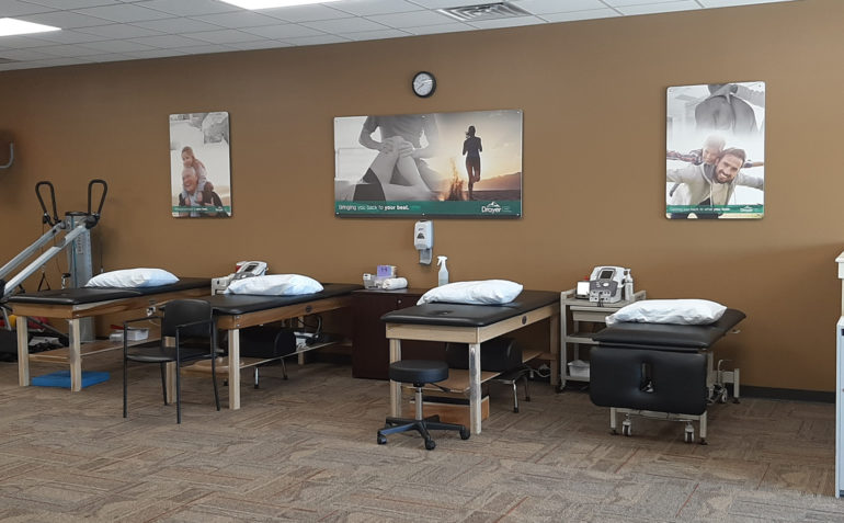 Drayer Physical Therapy in Northport, AL Treatment Tables